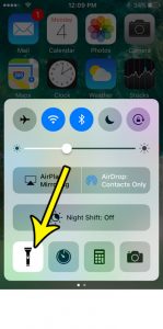 where is the flashlight on the iphone se